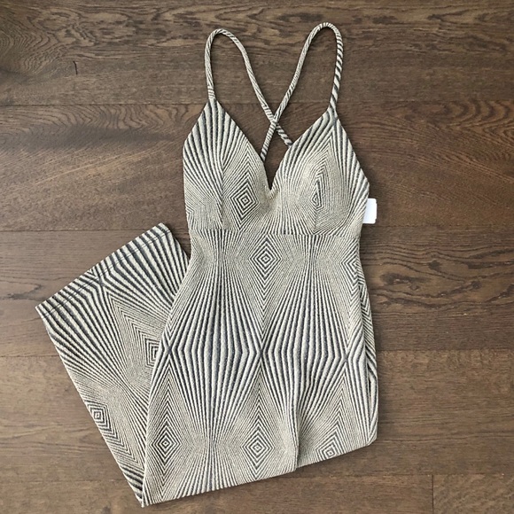 M Boutique Dresses & Skirts - NWT M Boutique Midi Dress